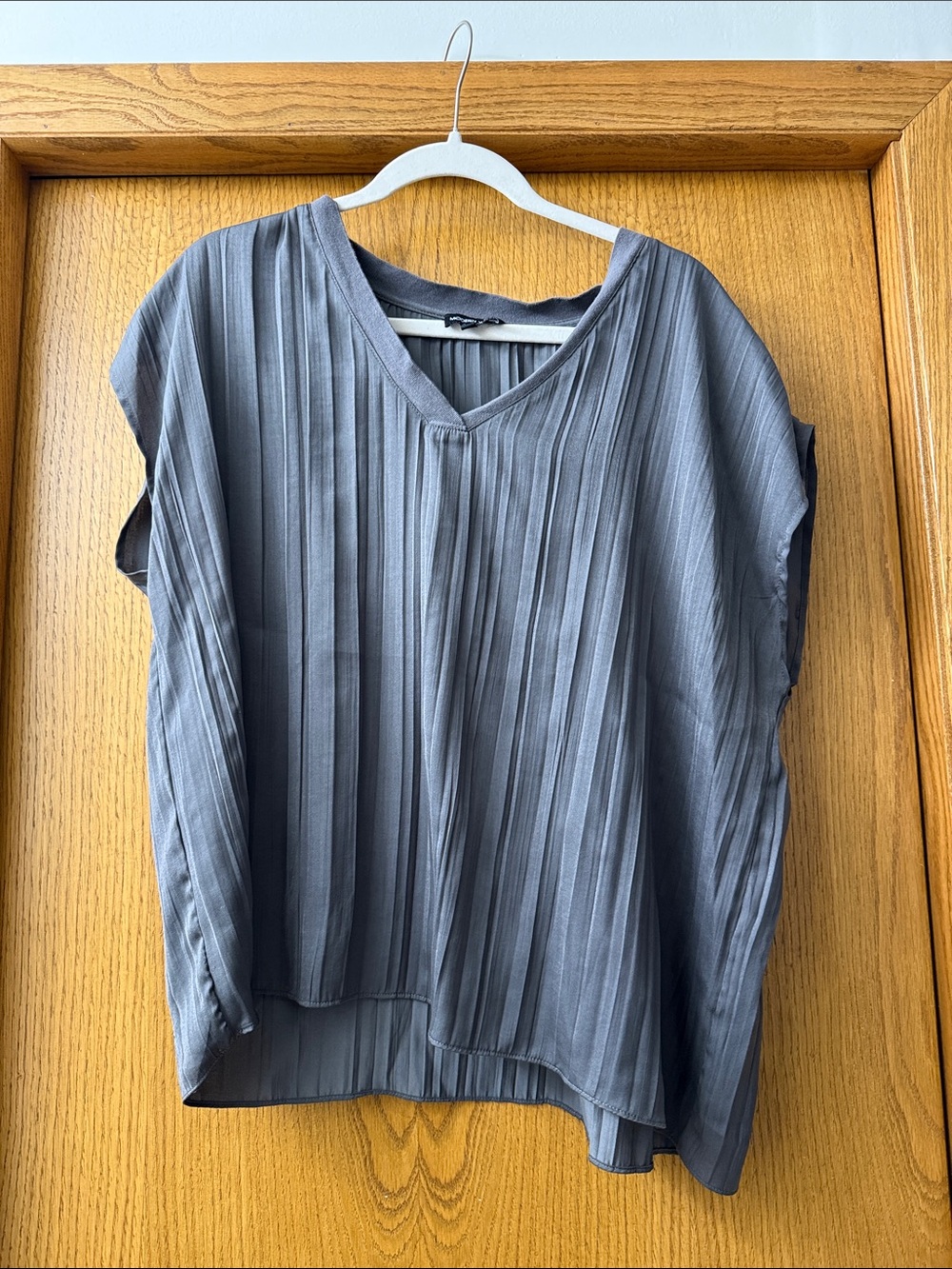 Women's Slate Gray Pleated V-Neck Top & Pants Set